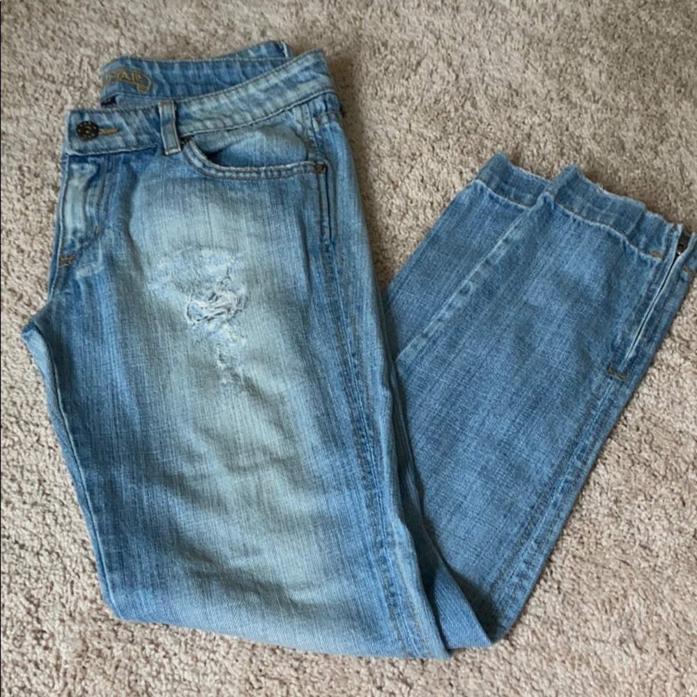 LF Destroyed Jeans